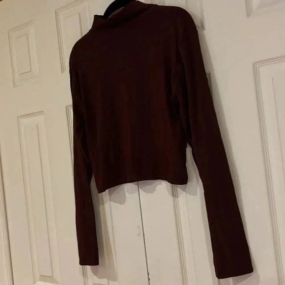 Ardene ribbed body con Turtle Neck Top XXL - Picture 10 of 10